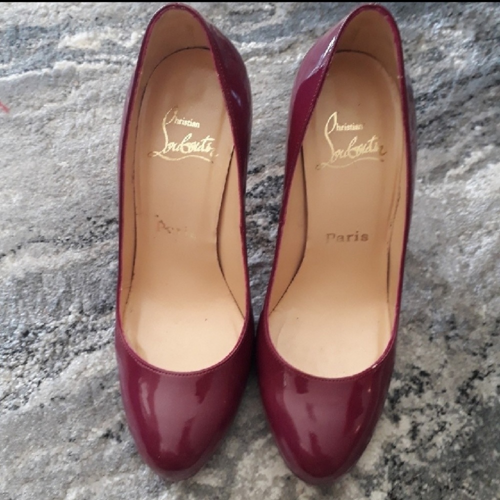 beautiful shoes christian louboutin 😍